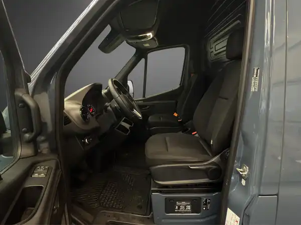 MERCEDES-BENZ SPRINTER 315 (7/27)