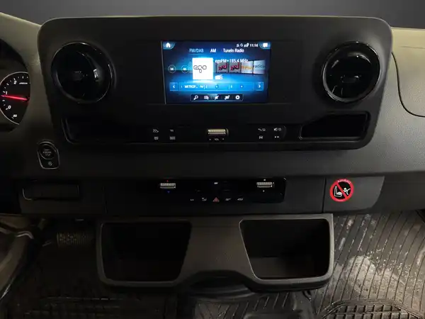 MERCEDES-BENZ SPRINTER 315 (8/27)